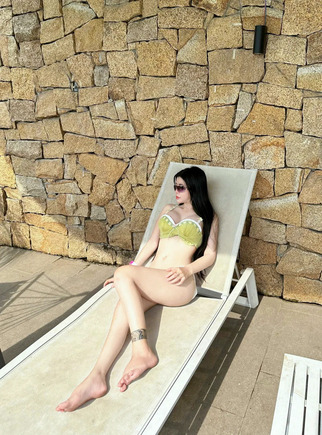 수영장에서 보내는 여름